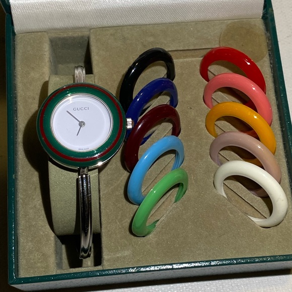 AUTHENTIC GUCCI CHANGE BEZEL 11/12 COLOUR SLIVER BRACELET QUARTZ WATCH WRIST 6.5 - Picture 4 of 6